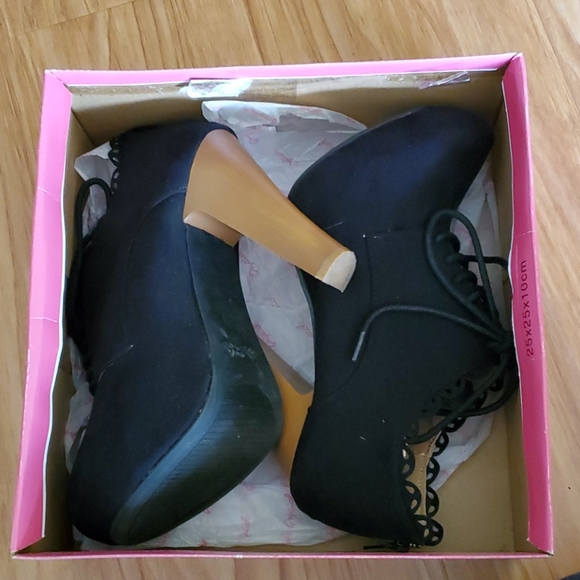 Cute heeled booties - Picture 4 of 4